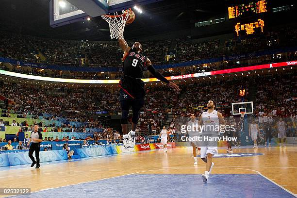 Dwyane Wade of the United States goes to the basket in the gold medal game against Spain during Day 16 of the Beijing 2008 Olympic Games at the...