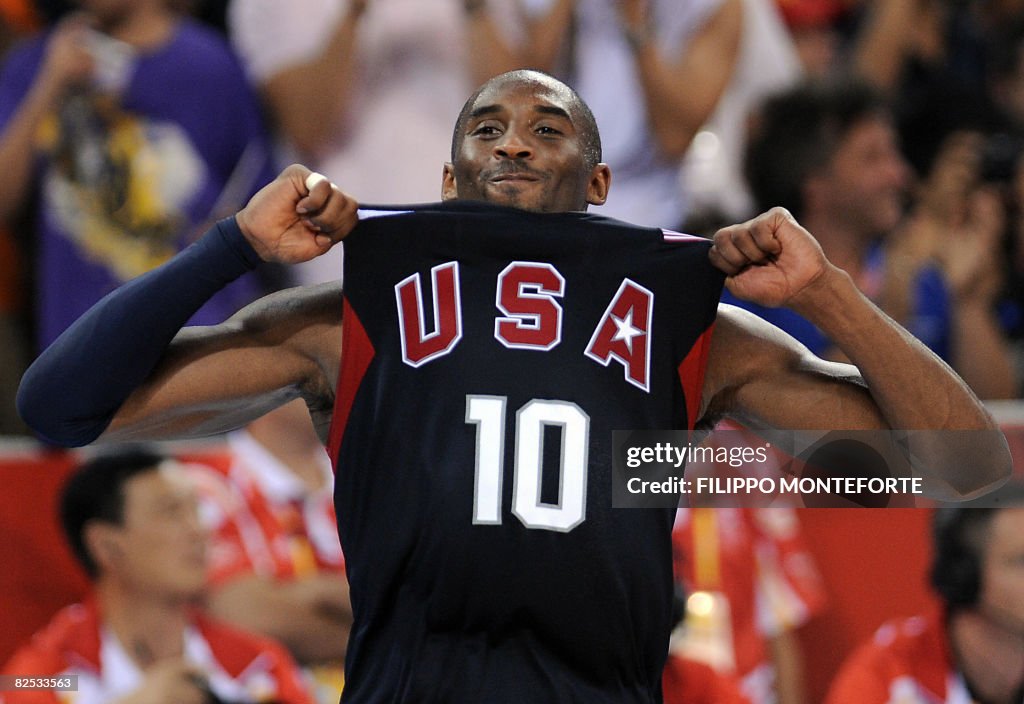 USA's Kobe Bryant celebrates at the end