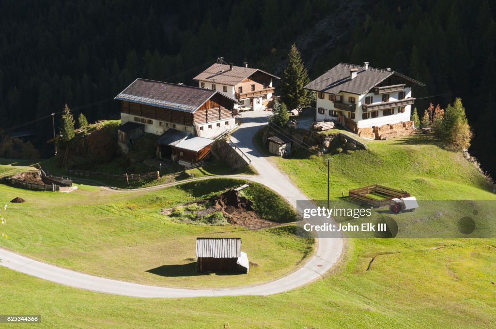 Venter Tal Valley Landscape With Houses Stock-Foto - Getty Images