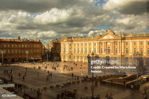 toulouse capitol square - toulouse stock pictures, royalty-free photos & images