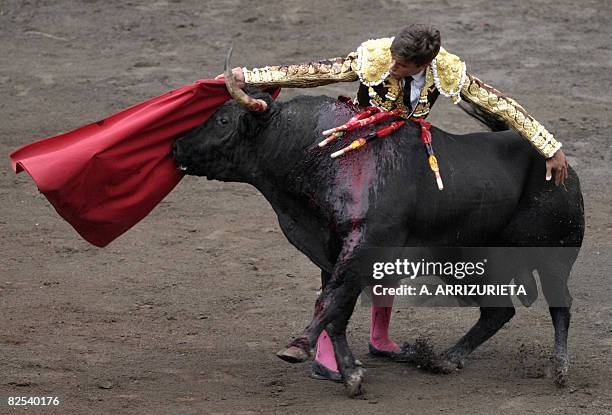 Spanish matador Eduardo Gallo fights a Torrealta bull during the sixth bull fight of the Aste Nagusia festivities on August 22 at the Vista Alegre...