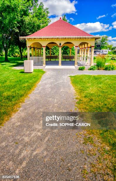 cavignac pavilion - espace texte stock pictures, royalty-free photos & images