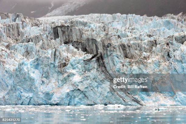 surprise glacier with ice in the ater - foresta nazionale di chugach foto e immagini stock