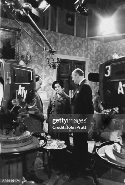George Waring 14 George Waring (Actor) Stock Photos, High-Res Pictures, and Images ...