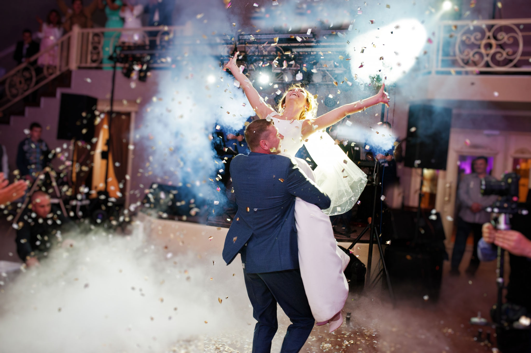 bride groom dance