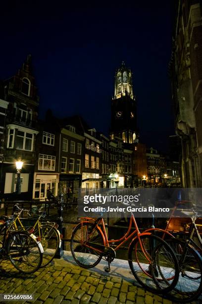 cyklar på utrecht - bicycle in the night bildbanksfoton och bilder
