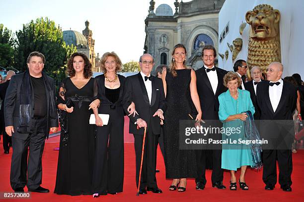 An unidentified guest, actresses Amanda Sandrelli, Marisa Paredes, director Manoel de Oliveira, actress Leonor Silveira, actor Ricardo Trepa, Isabel...