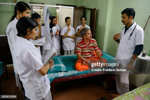 Ayurvedic retreat in Kerala. Practical work for the students of the PNNM Ayurveda Medical College. Many doctors are formed after 6 years of studies....