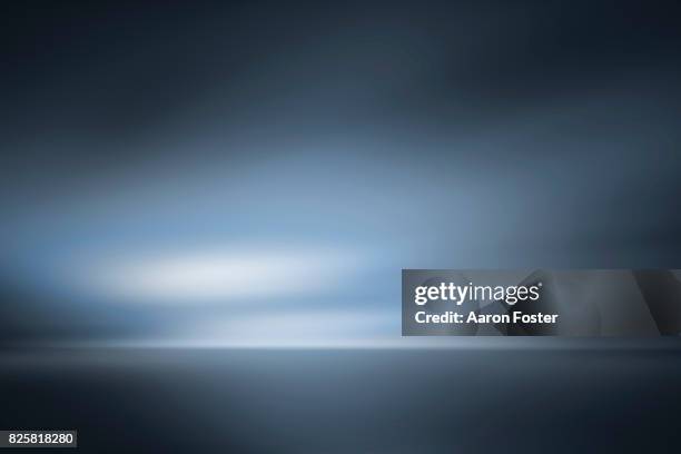 empty studio background lighting - back lit background stock pictures, royalty-free photos & images