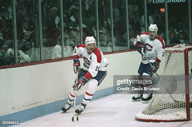 Canadiens defenceman Larry Robinson and forward Shayne Corson at the Montreal Forum during the Wales Conference finals in 1987.