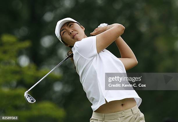 Sarah Lee tees off the 17th hole during the final round of the 2007 Sybase Classic Presented by ShopRite at Upper Montclair Country Club on Sunday,...