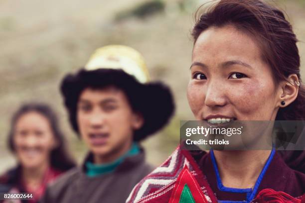 beautiful himalaya woman - tibetan culture stock pictures, royalty-free photos & images