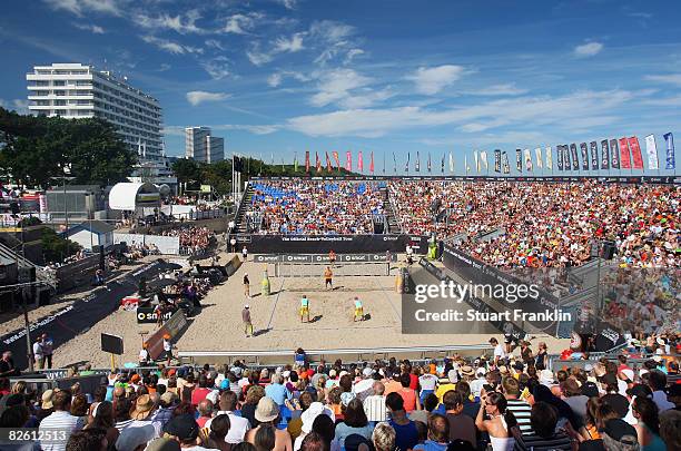 General view during the men's final of the German Smart beach volleyball championships at Timmendorferstrand on August 31, 2008 in Timmendorf,...