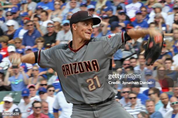 Starting pitcher Zack Greinke of the Arizona Diamondbacks delivers the ball against the Chicago Cubs at Wrigley Field on August 3, 2017 in Chicago,...