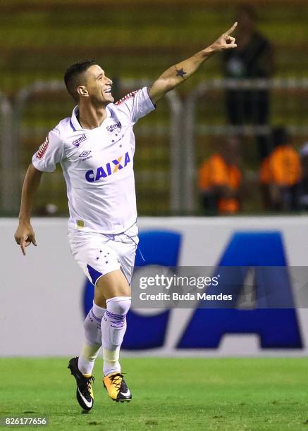 Thiago Neves of Cruzeiro celebrates a scored goal during a match between Vasco da Gama and Cruzeiro as part of Brasileirao Series A 2017 at Raulino...