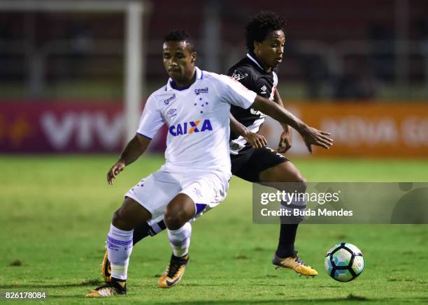 Paulo Vitor of Vasco da Gama struggles for the ball with lber of Cruzeiro during a match between Vasco da Gama and Cruzeiro as part of Brasileirao...