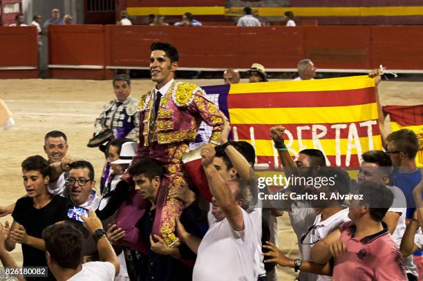 Spanish bullfighter Alejandro Talavante performs at the Palma de Mallorca Bullring on August 3, 2017 in Palma de Mallorca, Spain.