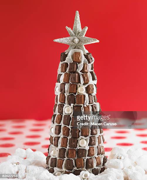 chocolate christmas tree - frango stock pictures, royalty-free photos & images