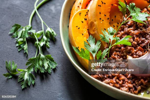 hyacinth bean curry bowl - curry leaves stockfoto's en -beelden