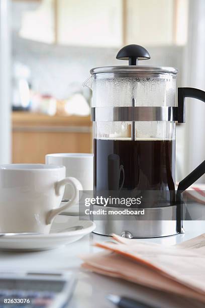 coffee in cafeteria and coffee cups, close-up - coffee plunger stock pictures, royalty-free photos & images