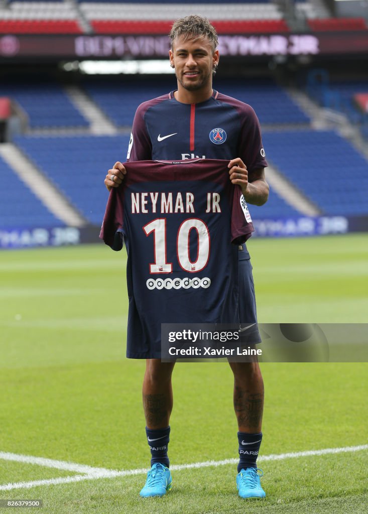 Neymar Signs For PSG