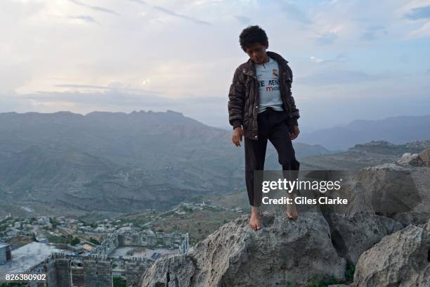 YEMENI BOY OVER HAJJAH, YEMEN.