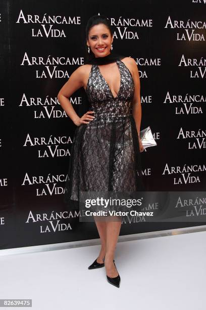 Personality Sugey Abrego attends the premiere of "Arrancame La Vida" at the Teatro Metropolitan on September 2, 2008 in Mexico City.