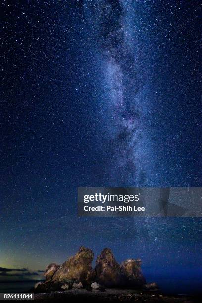 twin-lion rocks at lanyu island, taiwan - lanyu taiwan stock pictures, royalty-free photos & images