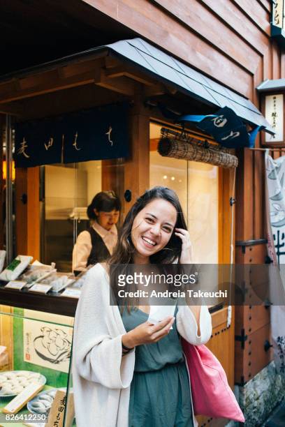 travel like a local - brief - daifuku mochi stockfoto's en -beelden