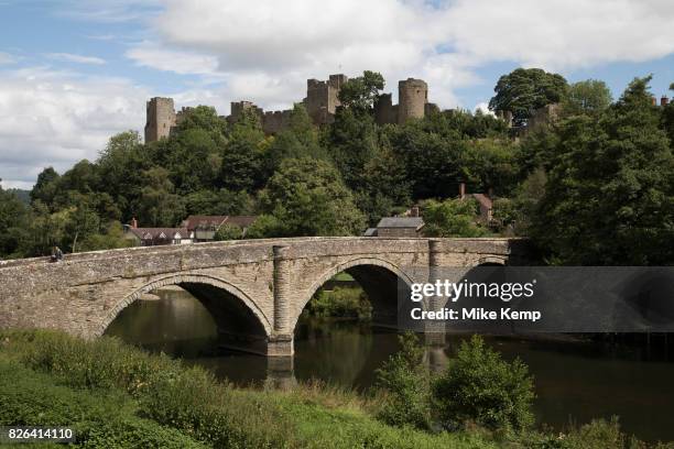 Bridge over the River Teme towards Ludlow Castle in Ludlow, United Kingdom. Ludlow is a market town in Shropshire, England. With a population of...