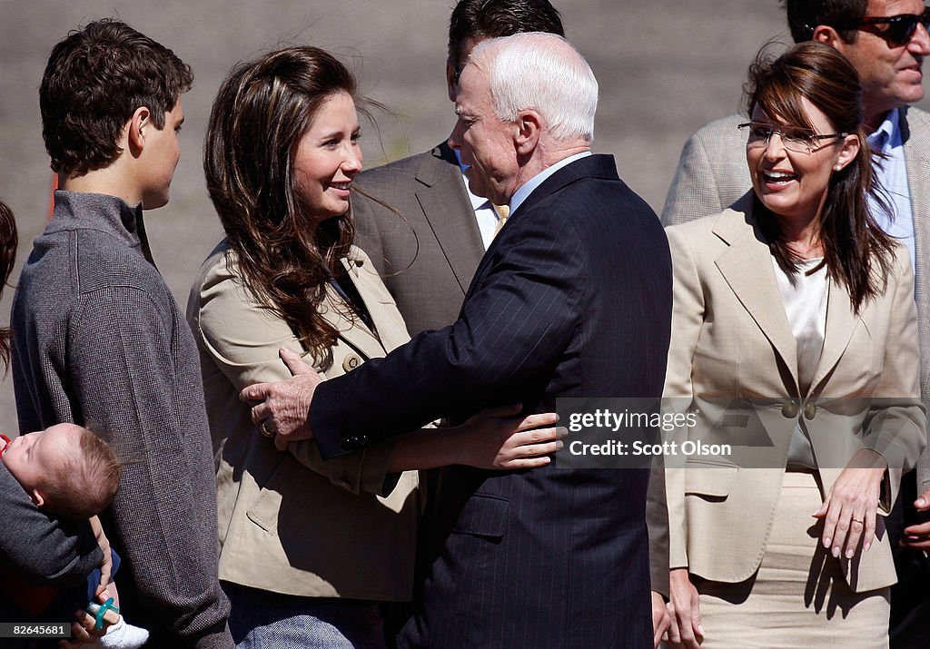 McCain And Palin Campaign Ahead Of Republican Convention