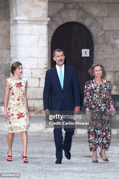 King Felipe VI of Spain , Queen Letizia of Spain and Queen Sofia host a dinner for authorities at the Almudaina Palace on August 4, 2017 in Palma de...