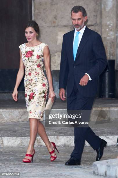 King Felipe VI of Spain and Queen Letizia of Spain host a dinner for authorities at the Almudaina Palace on August 4, 2017 in Palma de Mallorca,...