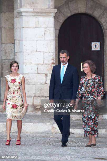 King Felipe VI of Spain , Queen Letizia of Spain and Queen Sofia host a dinner for authorities at the Almudaina Palace on August 4, 2017 in Palma de...