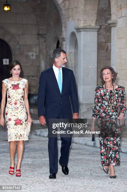 King Felipe VI of Spain , Queen Letizia of Spain and Queen Sofia host a dinner for authorities at the Almudaina Palace on August 4, 2017 in Palma de...