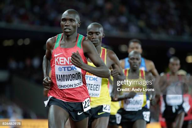 Geoffrey Kipsang Kamworor of Kenya competes in the Men's 10,000m Final during day one of the 16th IAAF World Athletics Championships London 2017 at...