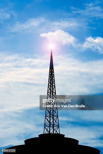 radio tower - eric van den brulle ストックフォトと画像