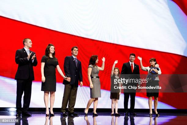 Track Palin, Bristol Palin, her boyfriend Levi Johnston, Willow Palin, Piper Palin, husband Todd Palin and Republican U.S vice-presidential nominee...
