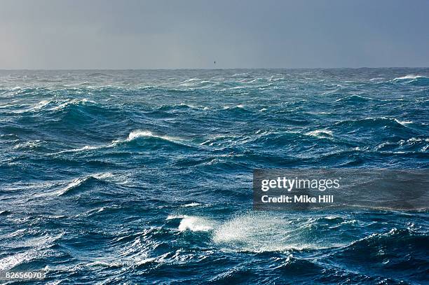 rough seas, southern atlantic ocean - rau stock-fotos und bilder