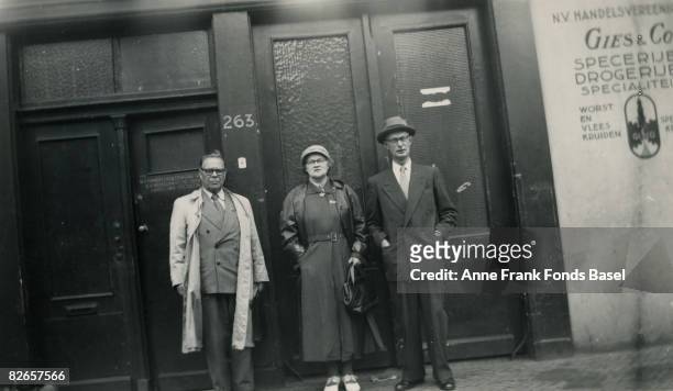 Johannes Kleiman , one of the employees of Anne Frank's father Otto, outside the Opekta & Pectacon premises at Prinsengracht 263, Amsterdam, circa...