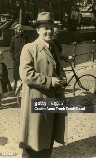 Victor Kugler , who helped Anne Frank and her family hide from the Germans during the occupation of the Netherlands.