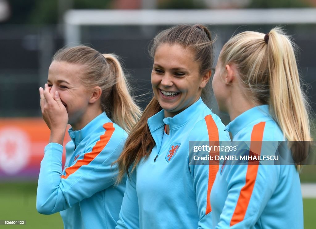 FBL-EURO-2017-WOMEN-NED-TRAINING