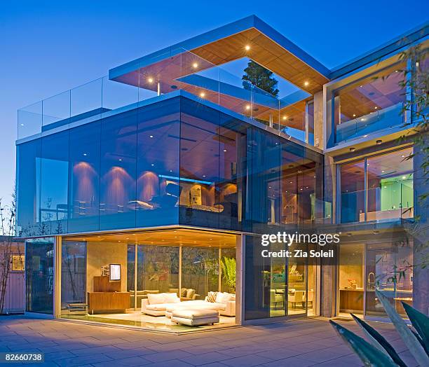 modernist home with lots of glass - san diego homes stock pictures, royalty-free photos & images