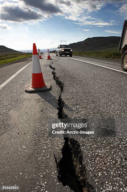 cracks in road from earthquake - earthquake road stock pictures, royalty-free photos & images