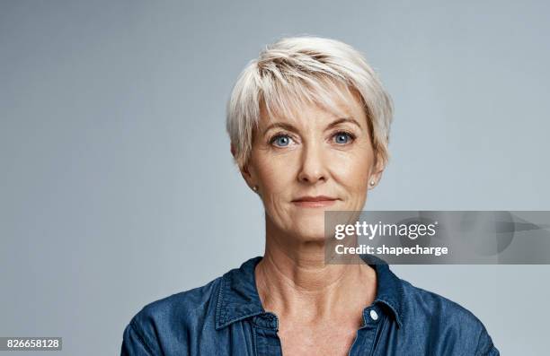 ready to face whatever life sends my way - short hair women stock pictures, royalty-free photos & images