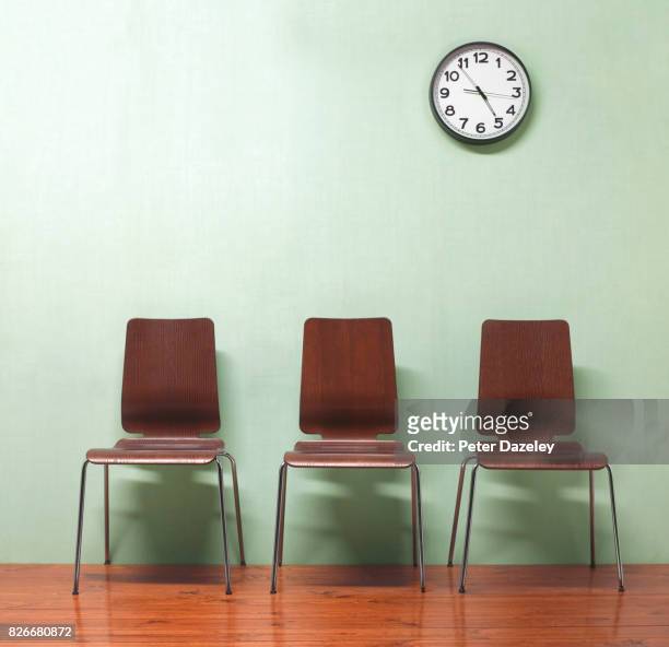 doctors empty waiting room - sedia foto e immagini stock