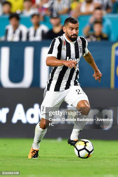 Tomas Rincon of Juventus in action during the International Champions Cup 2017 match between Paris Saint Germain and Juventus at Hard Rock Stadium on...