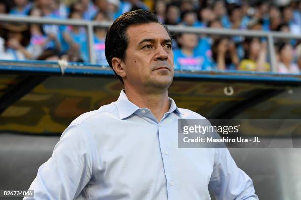 Head coach Massimo Ficcadenti of Sagan Tosu looks on prior to the J.League J1 match between Sagan Tosu and Shimizu S-Pulse at Best Amenity Stadium on...