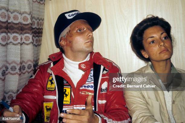 Niki Lauda, Marlene Lauda, Grand Prix of Italy, Monza, 12 September 1976. Five and a half weeks after his terrible accident, Niki Lauda, here with...