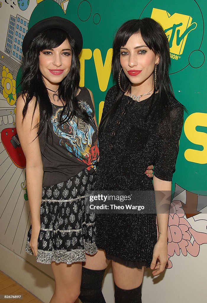 Cast of "The House Bunny" and The Veronicas Visit MTV's "TRL" - August 18, 2008